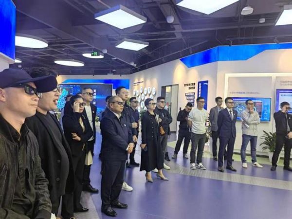 博格奇不锈钢全屋定制项目总经理叶锦盛先生出席中国建材协会金属家居分会成立仪式，共探健康人居发展