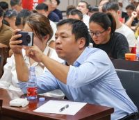 方向集团AI赋能大会：智启终端新程，质领共赢未来