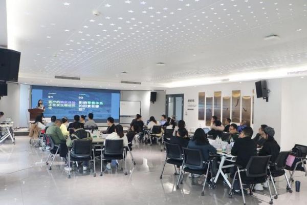 醒序之间 |诗尼曼7代展厅自然绽放,有序之上的价值觉醒新篇