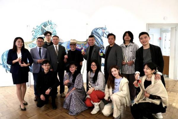 14岁的中国少年Gary宫浩展，于威尼斯比萨尼宫的个人独立艺术展厅成功举办