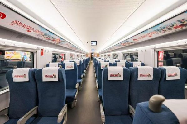 东方雨虹冠名高铁：“隐形冠军”的破圈之道