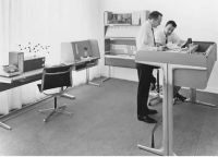 Nevi升降办公桌：灵动升降，让办公更自如