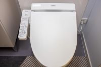 干湿分离重构小户型卫浴空间效率，满足年轻夫妇品质生活需求