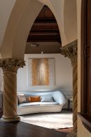 意大利高端家居品牌Natuzzi Italia携手巴黎卡诗，在上海孙科别墅打造五感沉浸式奢居美学体验