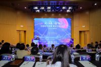 黄华坤董事长当选“2025中国公益面孔”丨十年种树植心 彰显公益担当