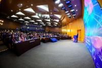 黄华坤董事长当选“2025中国公益面孔”丨十年种树植心 彰显公益担当