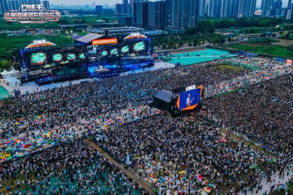 音浪拉满，热度爆表！兔宝宝登陆杭州湾银河左岸音乐节，与青年潮音共振