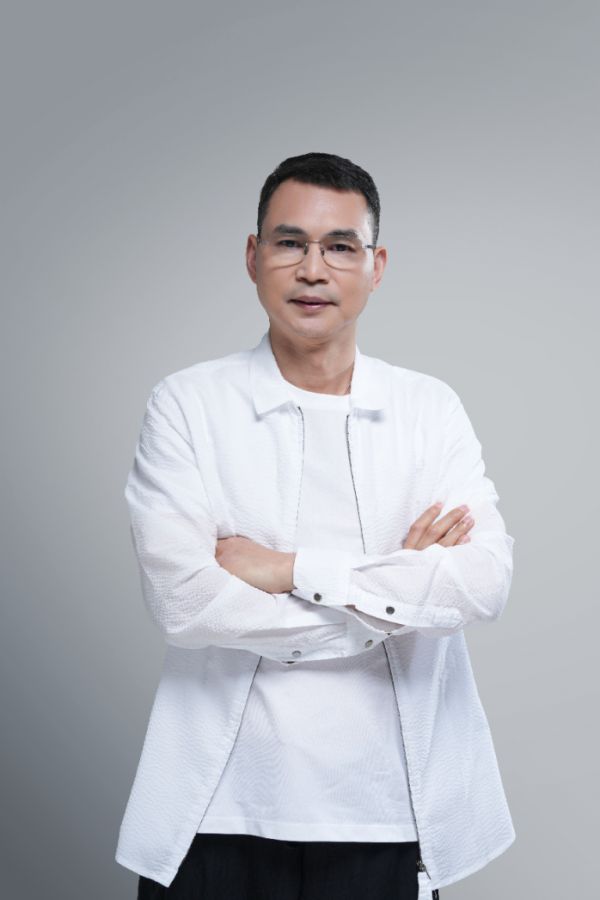 唐董形象照2