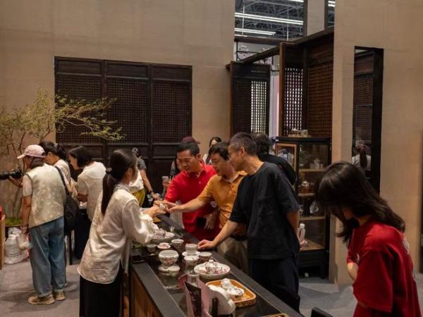 景德镇申遗元年·元煦窑双城双展——以119年窑火写下瓷业遗产的当代注脚