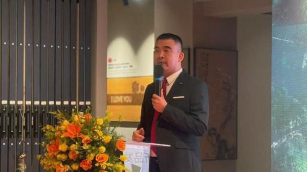 木已成砖，自然成章 —— 专注木纹32年｜大自然木纹砖“木语”系列陶博会重磅首发