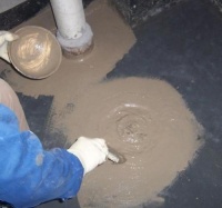 卫生间堵漏王的使用方法  卫生间堵漏王要洒水养护吗