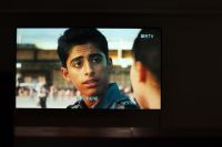 电视、投影仪和激光电视，谁才是客厅装修之王？