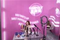 ​夜市摆摊、直播带货，嘉宝莉这波“国潮”你服不服？