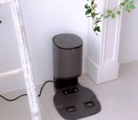 国庆新婚小两口，为谁做家务闹矛盾？买扫地机器人解决！