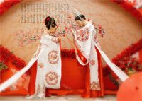 结婚穿旧衣服犯忌讳吗 结婚衣服需要几套