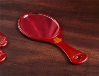 结婚拿镜子为什么 结婚要打红伞是吗