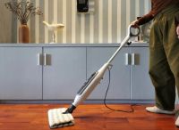 做家务很费腰?用Shark鲨客蒸汽拖把再也无需弯腰拖地