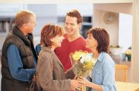 男方第一次去女方家要给红包吗 第一次见女方母亲送啥