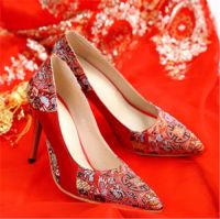 别人送我婚鞋寓意好吗 婚鞋婚包都是谁买