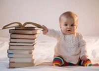 满月宝宝流口水正常吗 宝宝流口水厉害怎么办