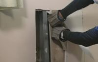 墙体夹层藏2吨垃圾，多亏漏雨才被发现，这就是“匠人精神”？