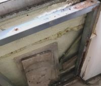 墙体夹层藏2吨垃圾，多亏漏雨才被发现，这就是“匠人精神”？