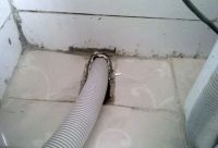 为什么洗衣机排水管不能直插地漏？听内行人解说，懊悔现在才知道