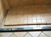 学酒店淋浴房里做地面拉槽？入住3个月才发现有多坑，砸完重做！