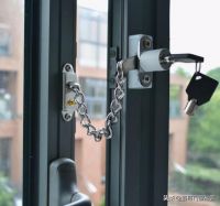 门窗防护之限位器篇——家有萌娃，如何限制窗户开启角度？