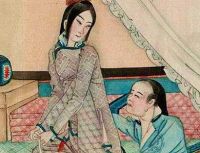 为何酒店的床尾要放一个凳子？其实这是古人发明的，名为“春凳”