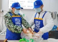 大学生养鸡屈才吗？多名大学生返乡创业竹林找鸡