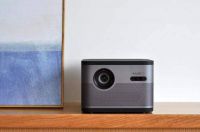 618卧室投影仪怎么选？选亮度还是配置？本文告诉你