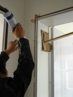 到底是先装门还是先铺地板？很多人都做错了，返工重装太麻烦