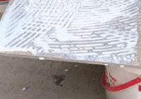 兑过水的背胶，长啥样？