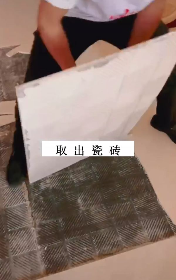 家里的地砖为什么会翘起来？该怎么解决？