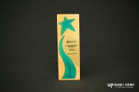 一连拿下3项大奖，最懂新零售的家居品牌月影家居究竟做了什么？