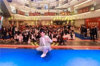 借力明星效应，看大自然地板708090万人如何掀起地板抢购热潮？