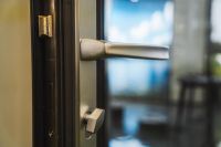 门窗加盟哪家好？品圣门窗实地探厂报告