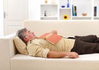 总是腰酸背痛？东宝床垫呵护中老年人睡眠