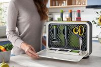 健康快捷如何兼顾？摩飞三代消毒刀架迎合年轻需求再升级