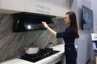 烟机总碰头？海尔AWE发布超薄平嵌烟机：平整不碰头