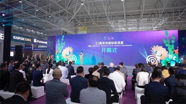巧夺天工青岛家具展首日实力圈粉，新模式重构高端红木新范式