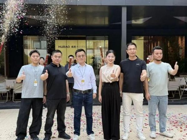 年轻人喜欢的虎豹木纹瓷砖,要找什么样的经销商?