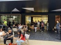 年轻人喜欢的虎豹木纹瓷砖，要找什么样的经销商？