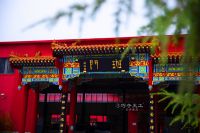 央视主持人深度对话巧夺天工红木张爱冬，揭秘“大国品牌”长青密码