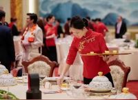 中式美学出圈：从大会堂风华到红木整装的文化传承