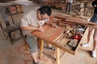 李忠信红木29周年庆厂购：以家和致家国